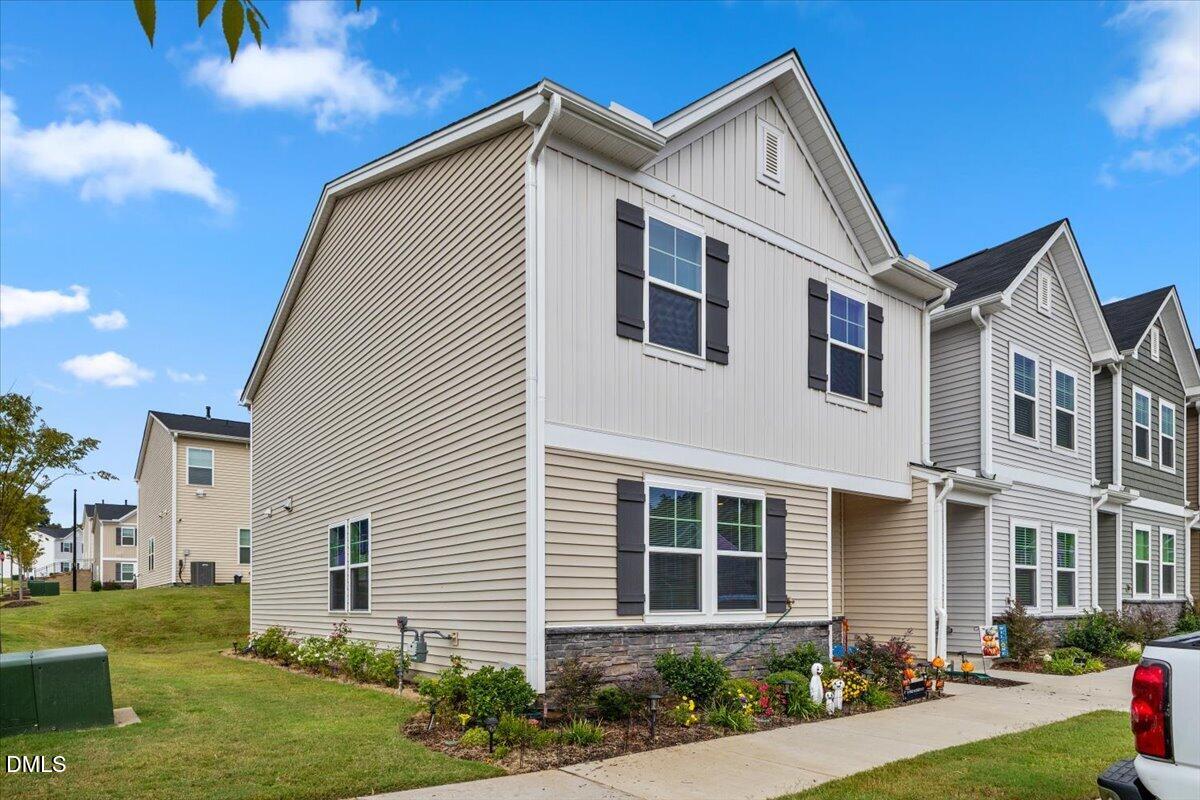 1279 Willow Tree Way