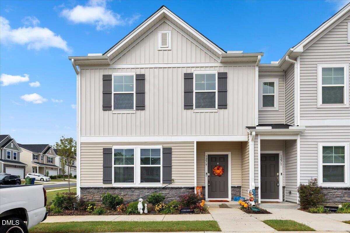 1279 Willow Tree Way