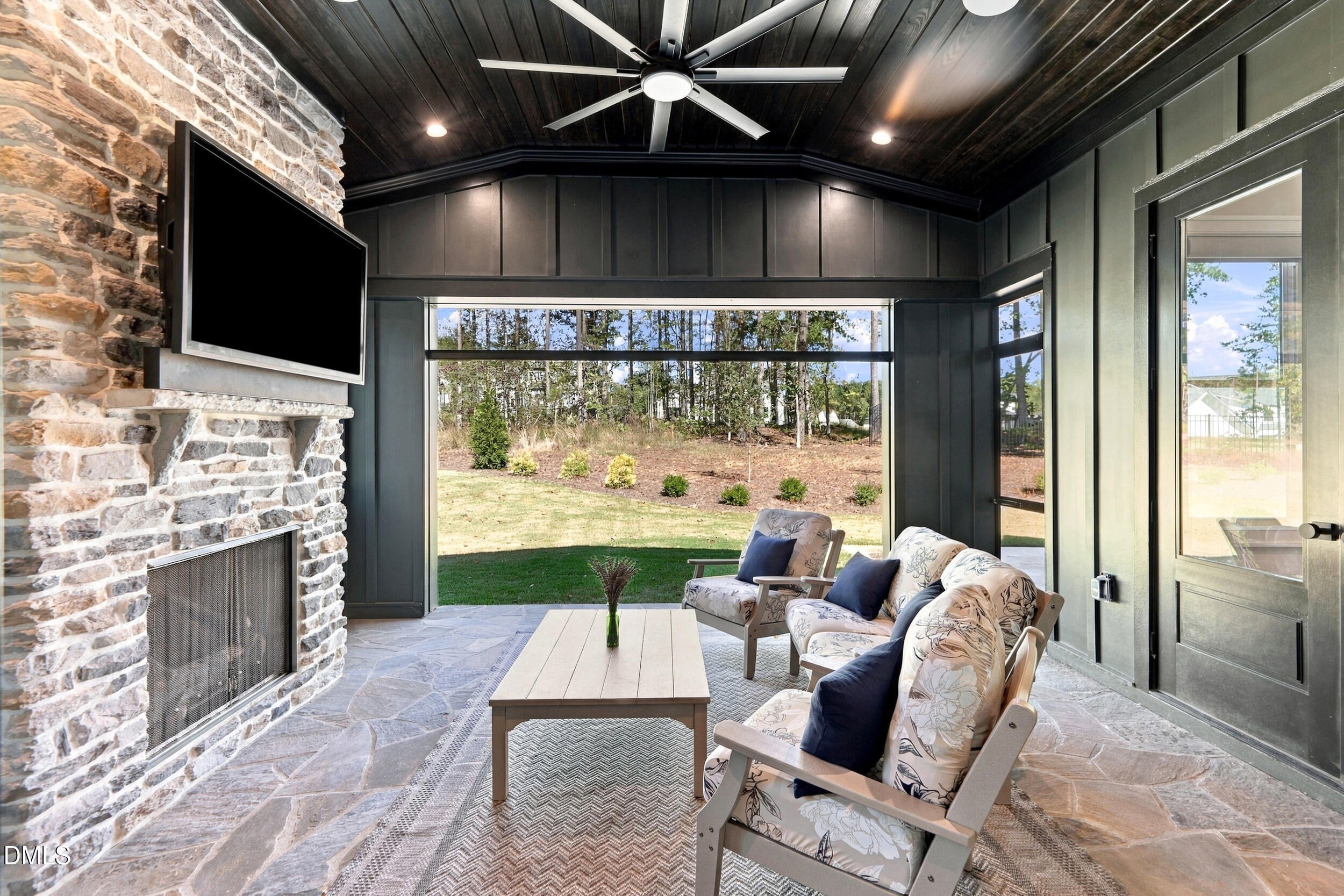7824 Ailesbury Road