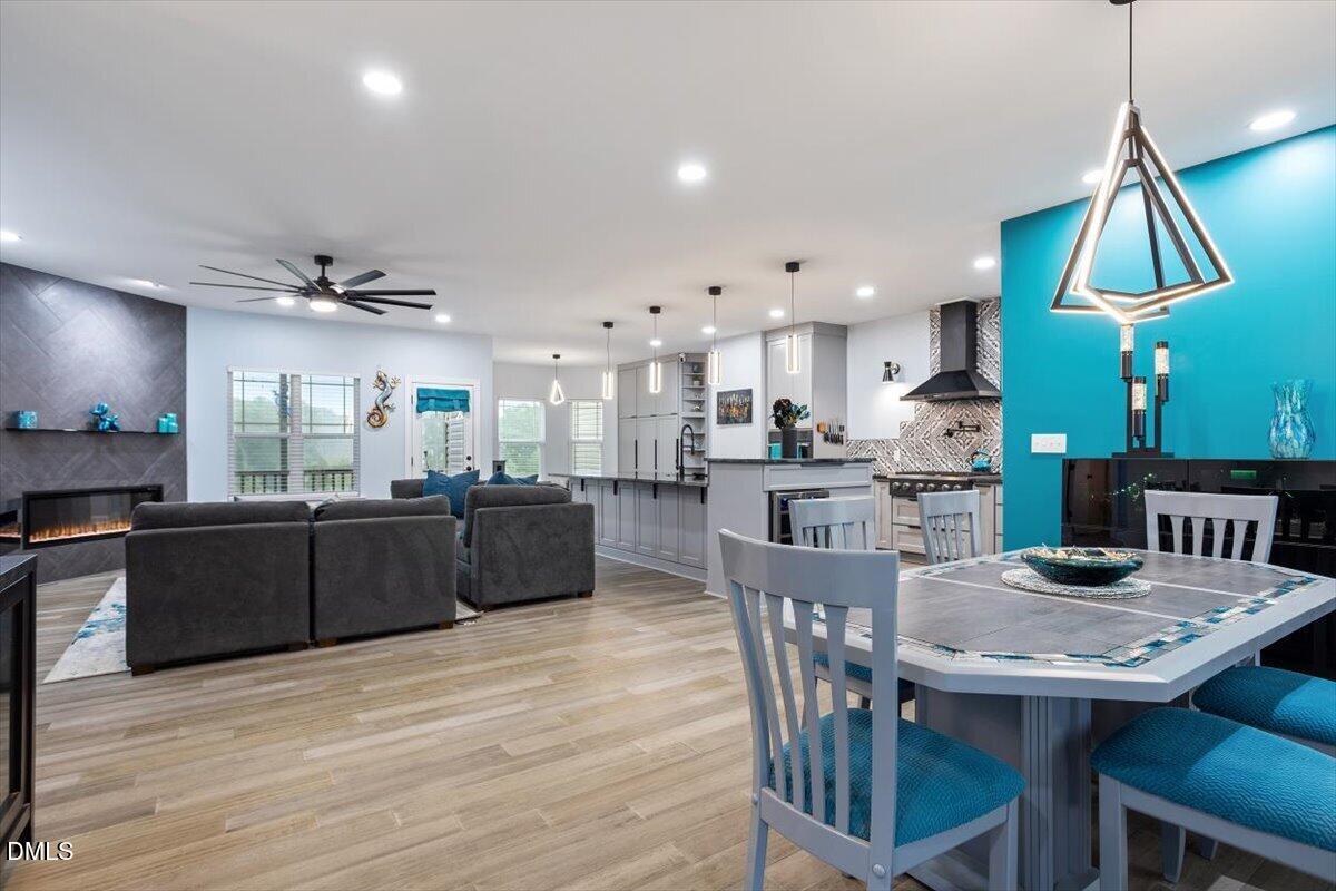 114 N Sunset Ridge Drive
