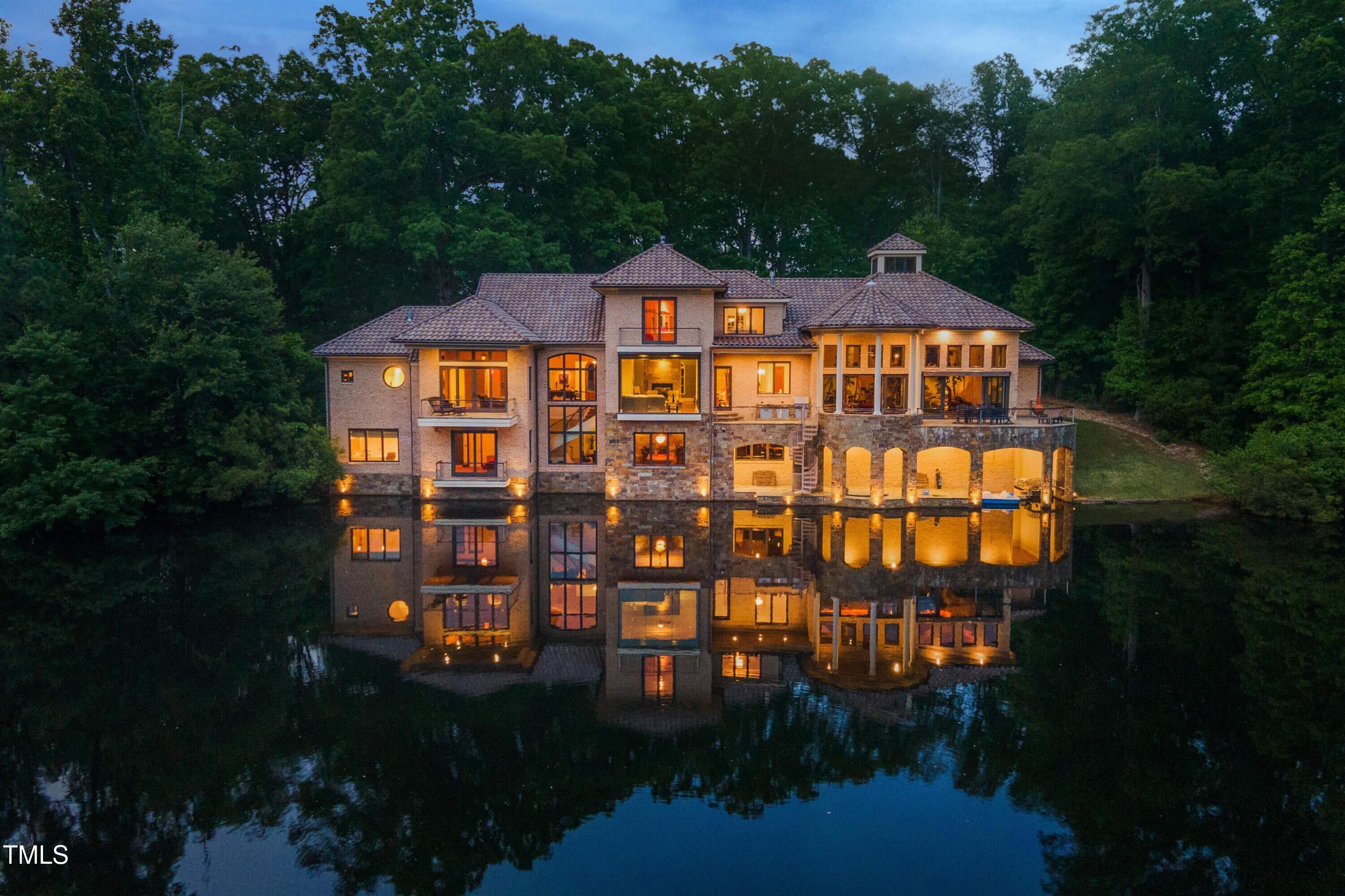 102 Anna Lake Lane