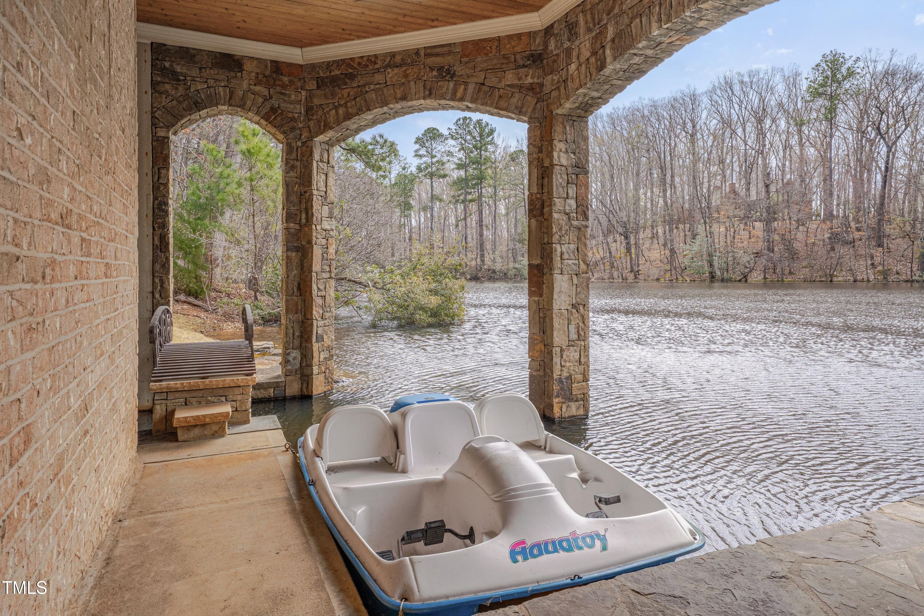 102 Anna Lake Lane