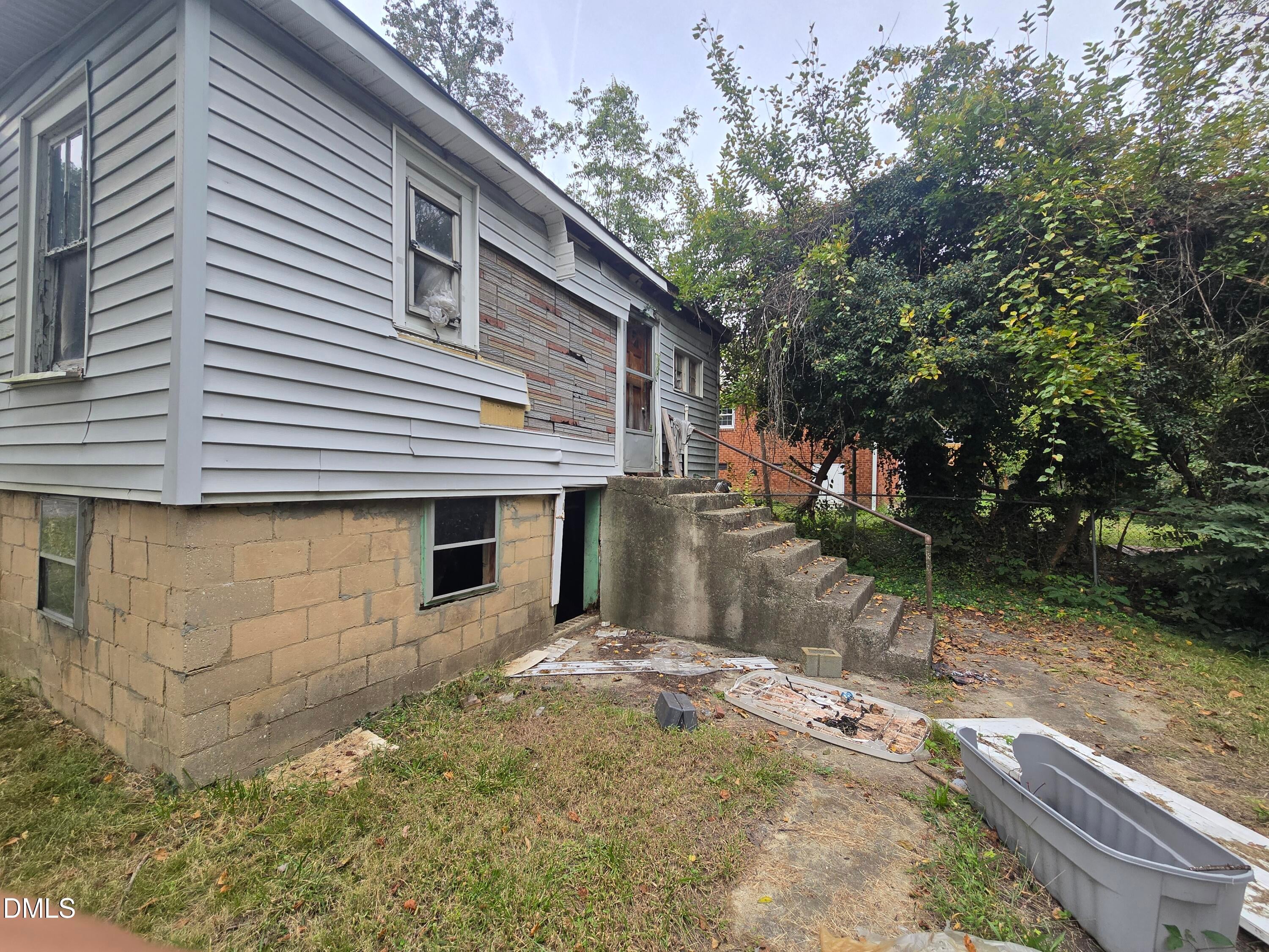 409 W Willis Avenue