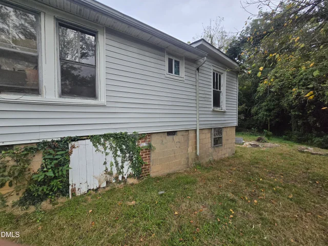 409 W Willis Avenue, photo 2 of 7