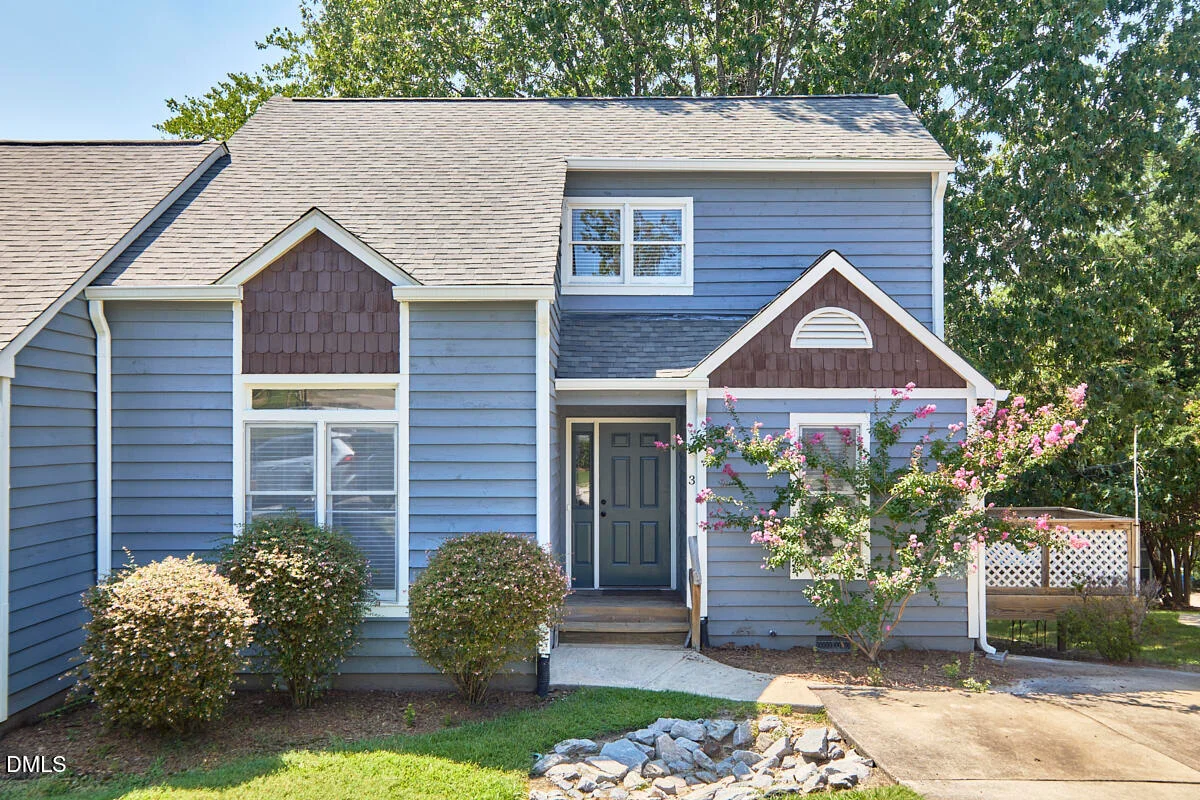 3 Hickory Wood Square