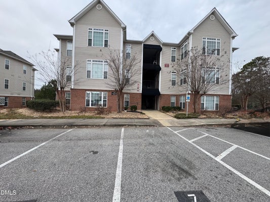 2510 FRIEDLAND PL APT 300, RALEIGH, NC 27617 - Image b92bd0dbab461bd9e329f5f4259d929c/3726794611