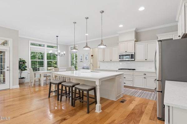 224 BROOK MANOR CT, CARY, NC 27513 - Image baa85c8e40b9fd9d86b798c3e3922a95/1453399759