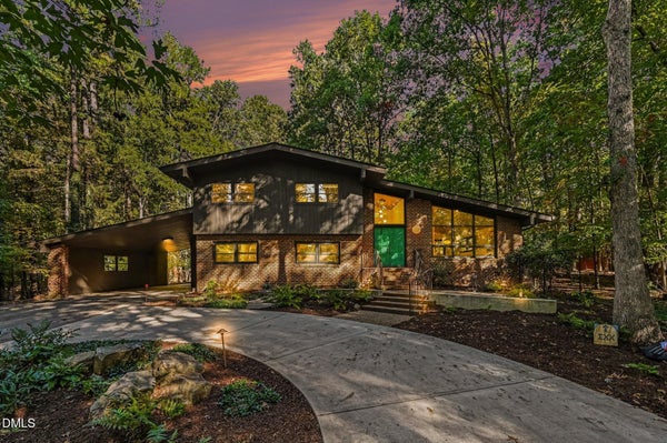 2417 HONEYSUCKLE RD, CHAPEL HILL, NC 27514 - Image bb44a73790c7e910f4915bba1f5b5c32/3025510892