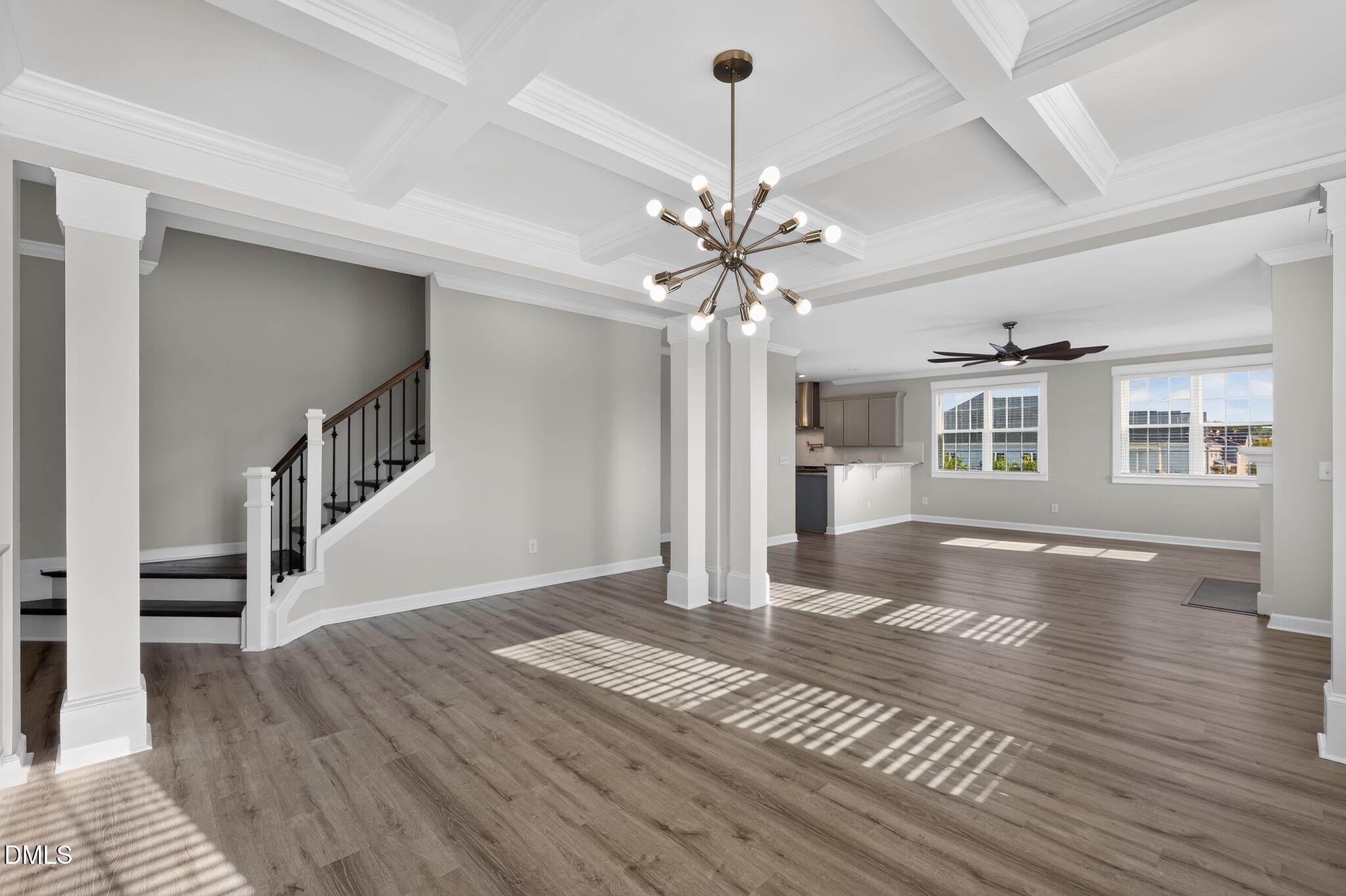 214 E Wellesley Drive