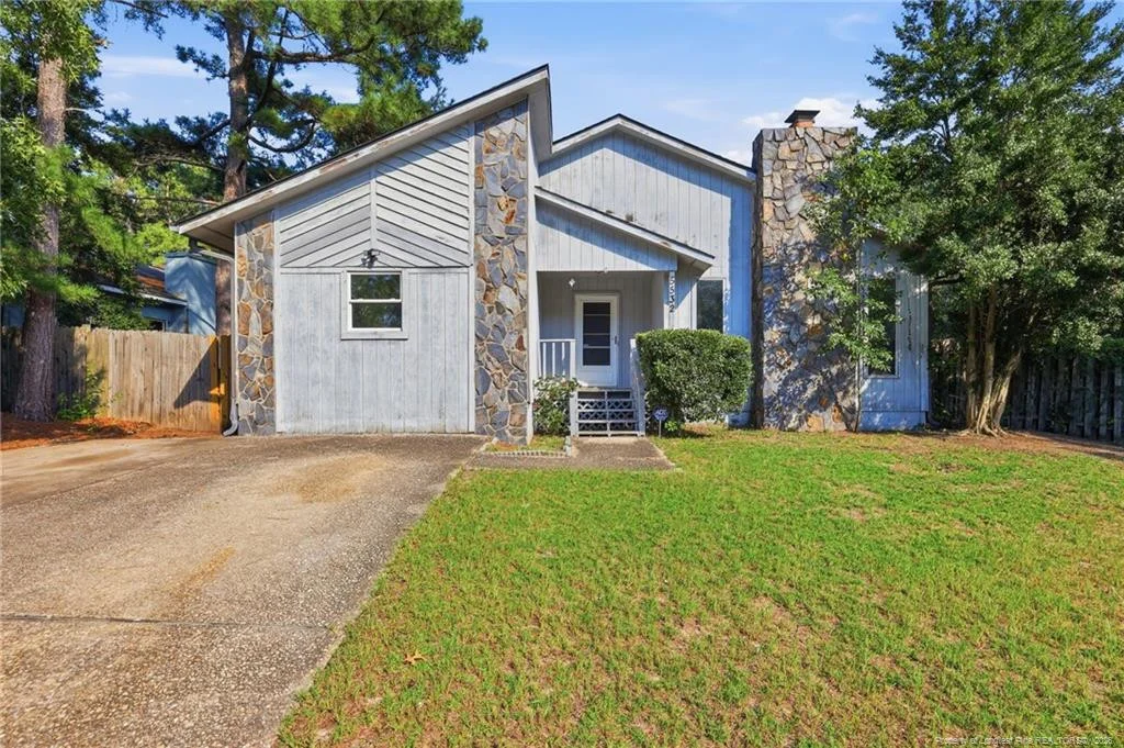 5532 Deep Hollow Court