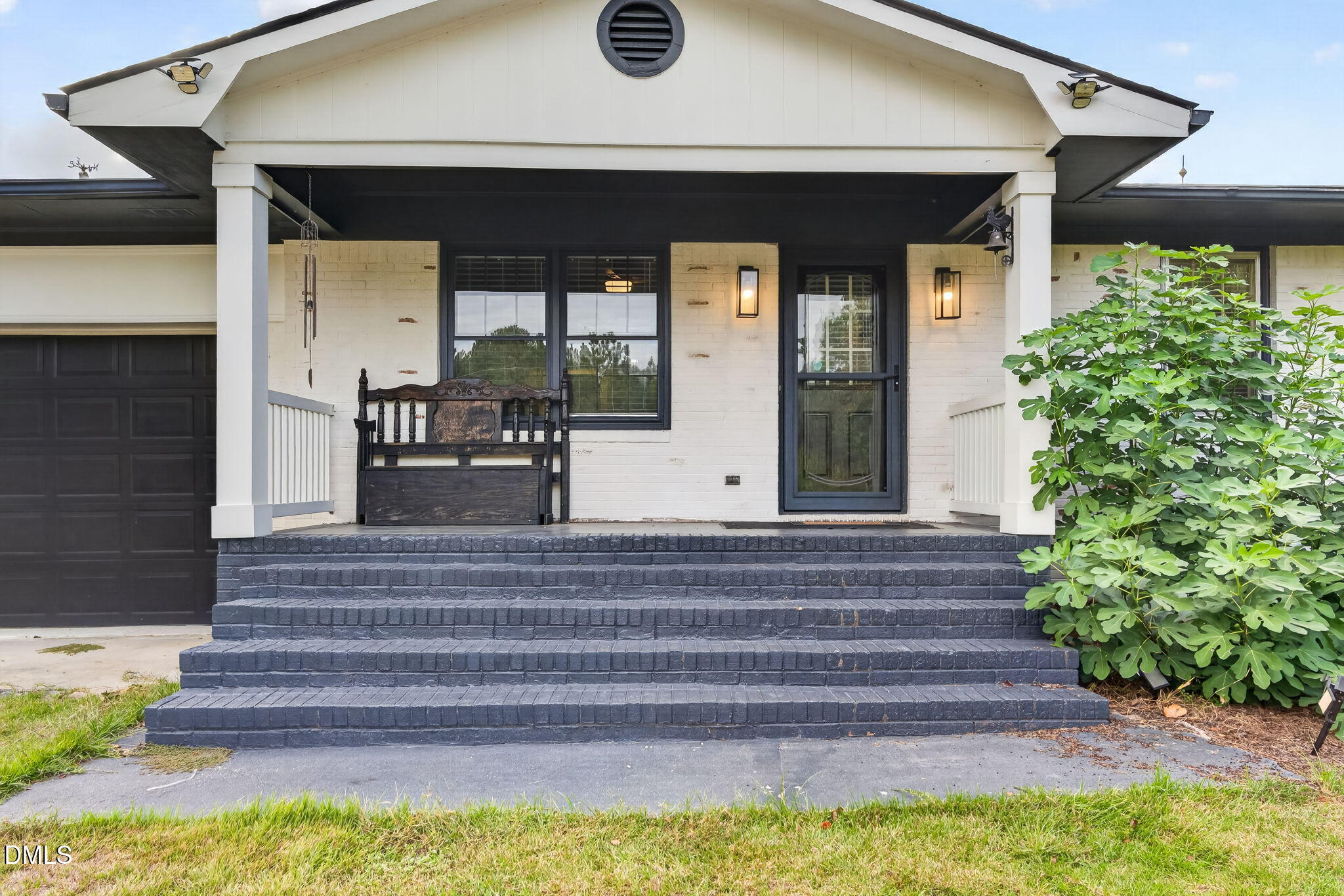 209 Chic Ennis Road