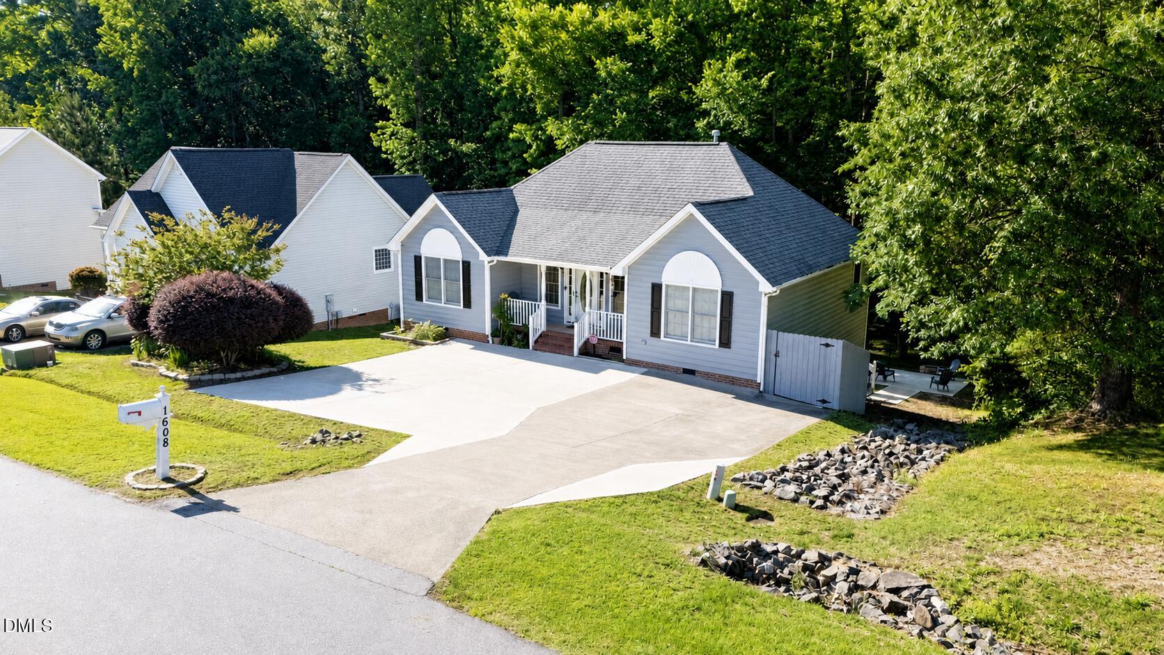 1608 Rogers Pointe Lane