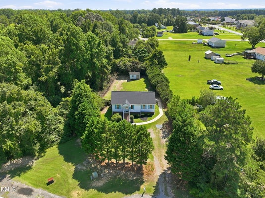 204 DUSTIN DR, BENSON, NC 27504 - Image c0ba1b2d1560c040e0f6bf99a42b337c/818086676