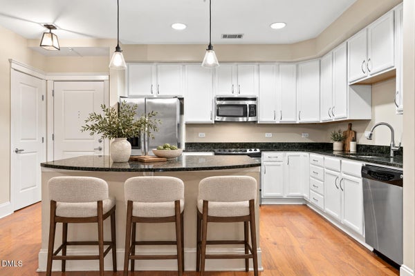 222 GLENWOOD AVE APT 717, RALEIGH, NC 27603 - Image c0ccfa02ff169d6bec7470f762e6e79f/724850283
