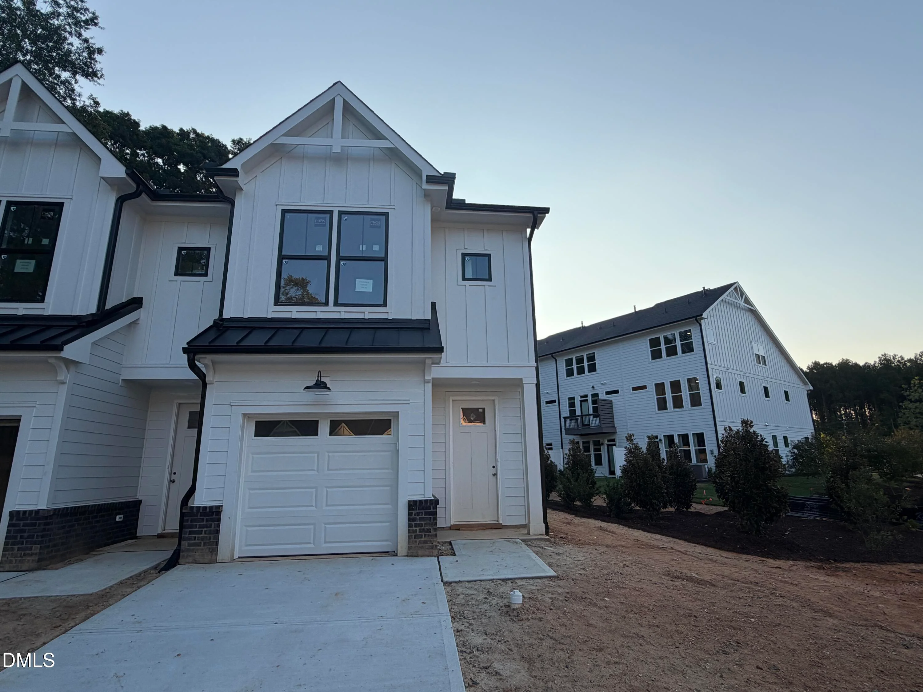 615 W Cable Court