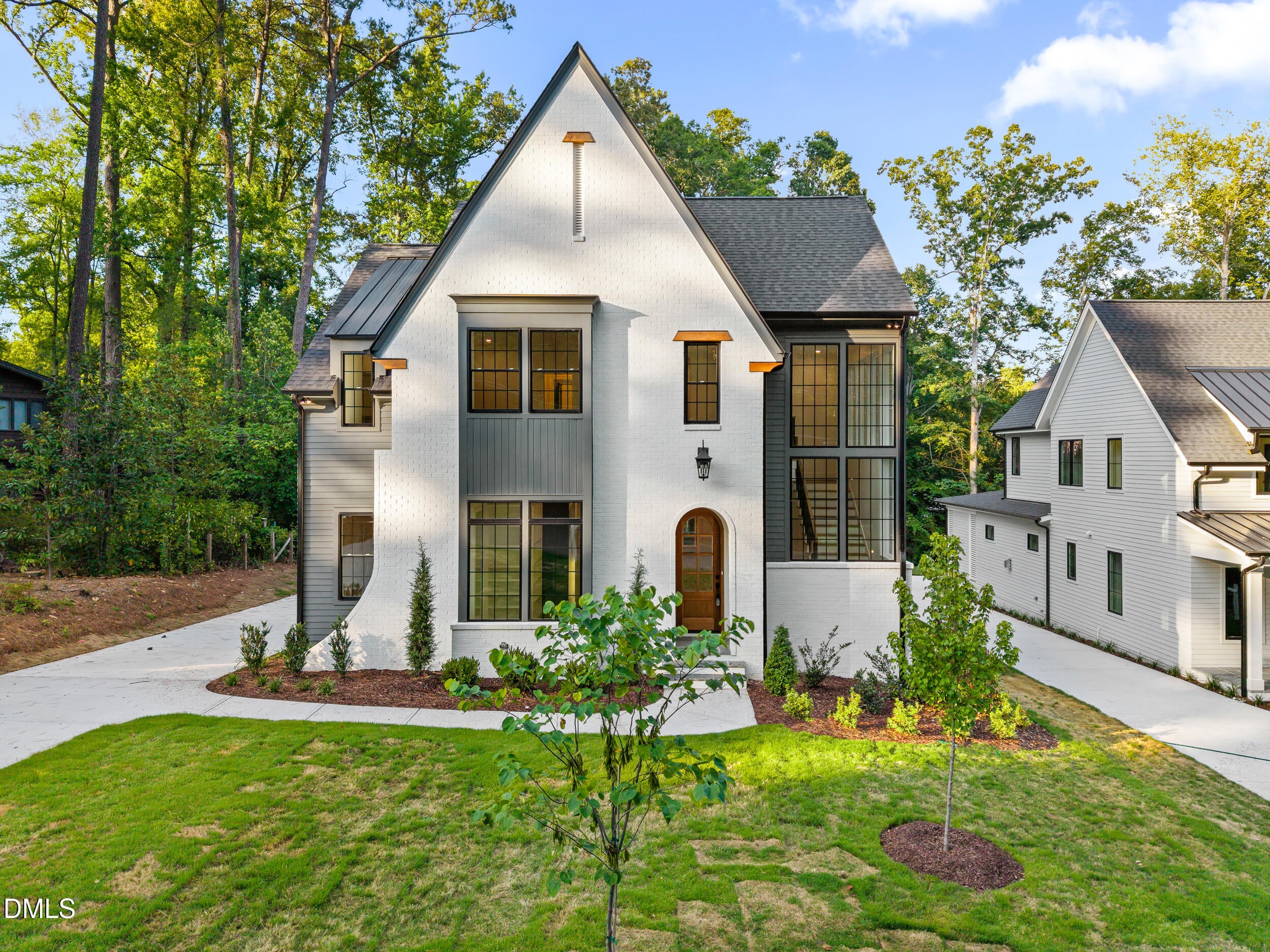 6 Chantilly Place