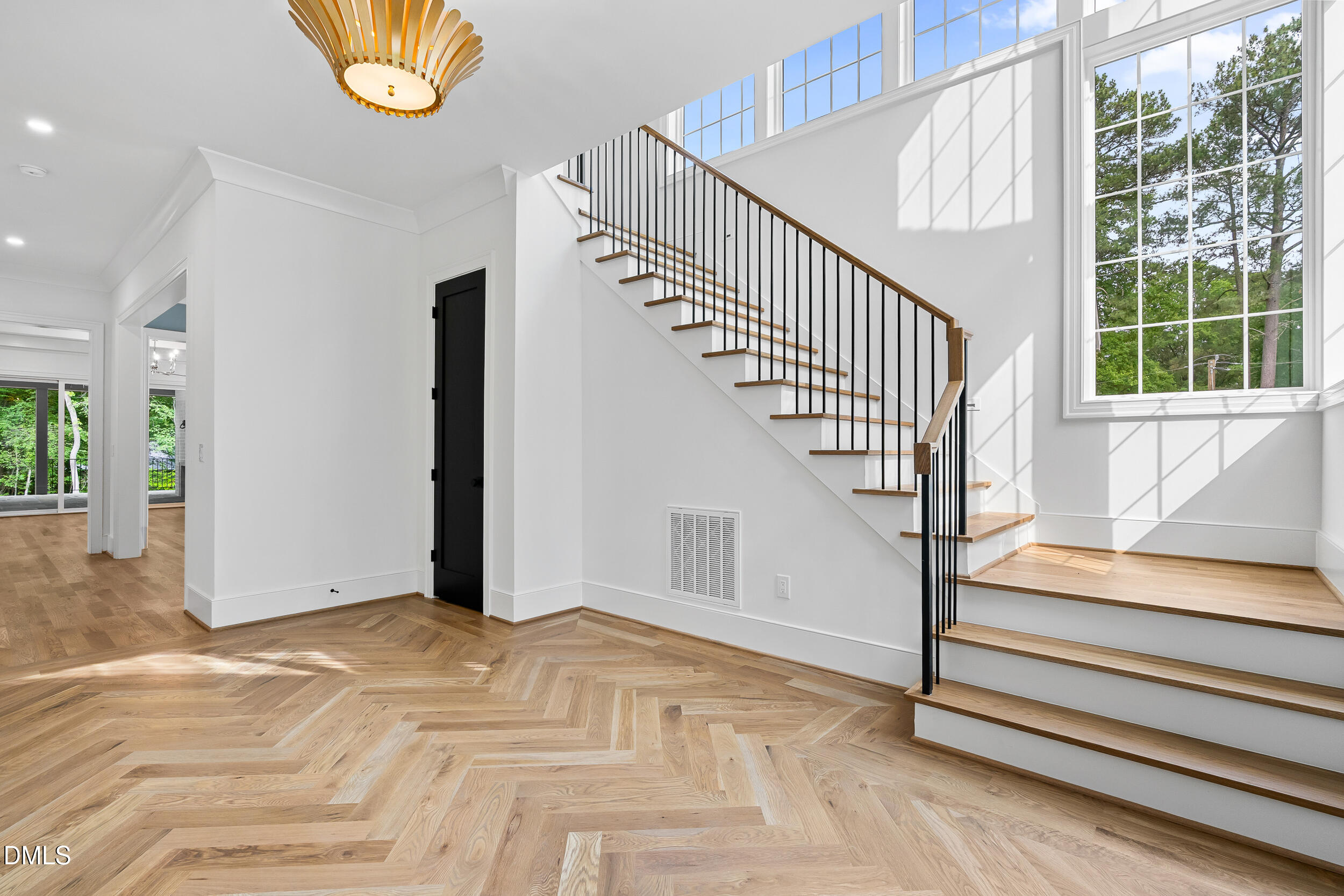 6 Chantilly Place
