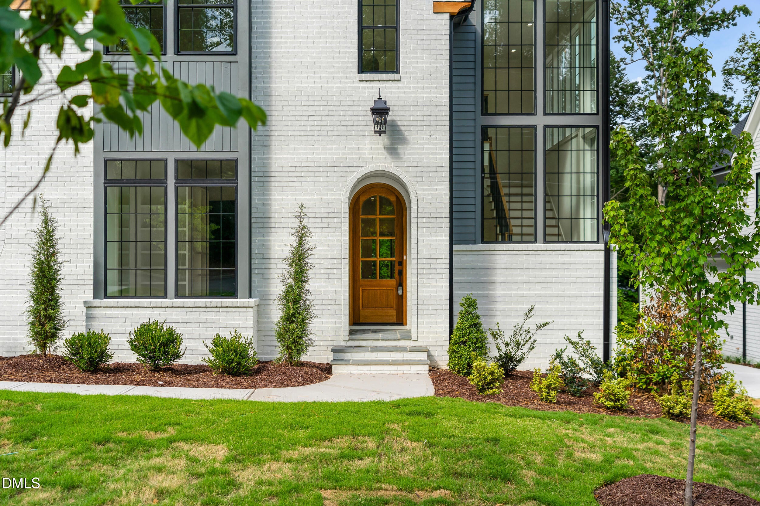6 Chantilly Place