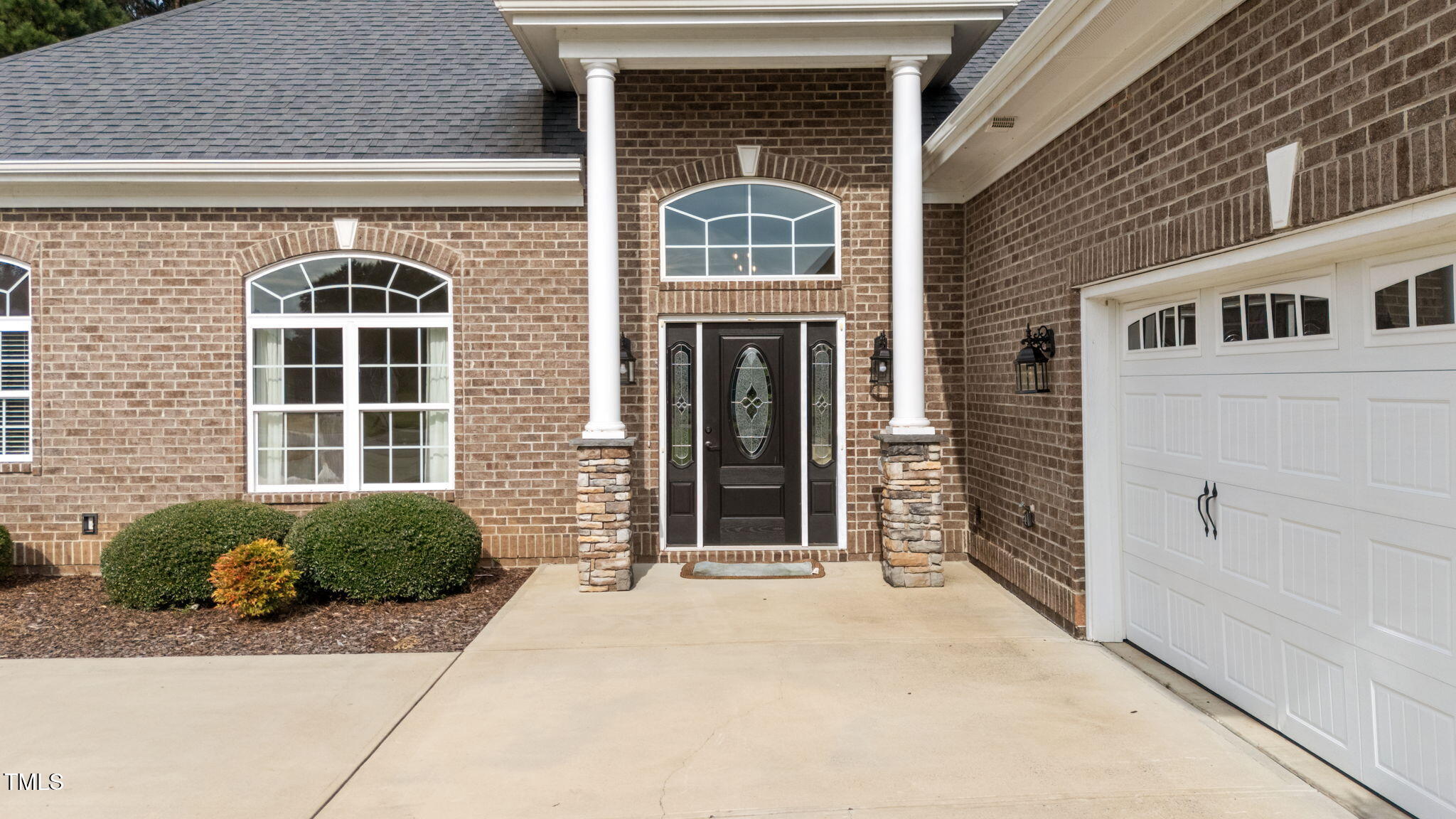 105 Waterfall Lane