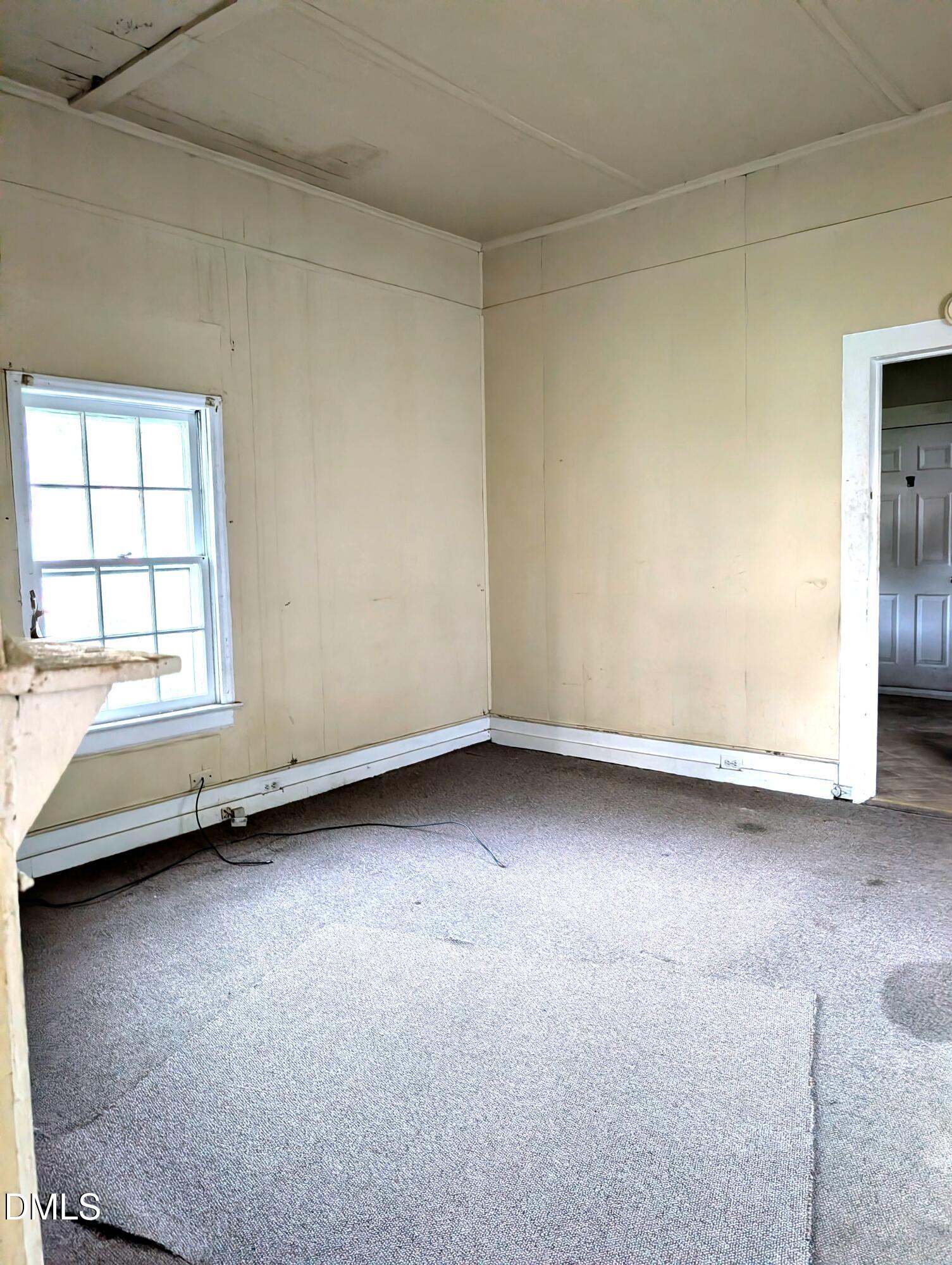106 Ash Street E