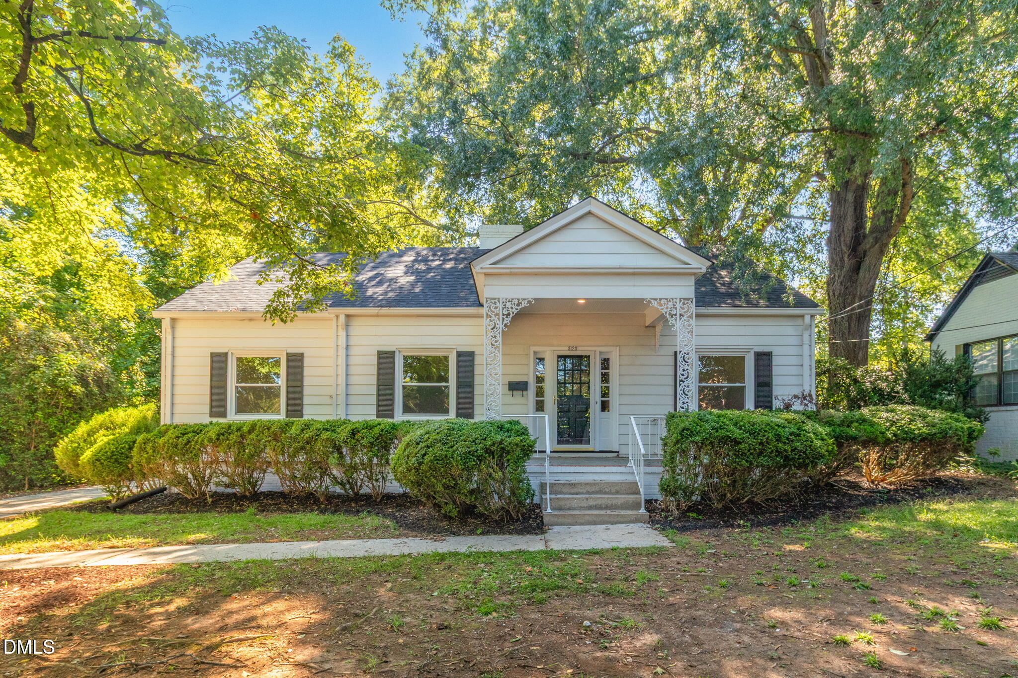 3123 W Friendly Avenue