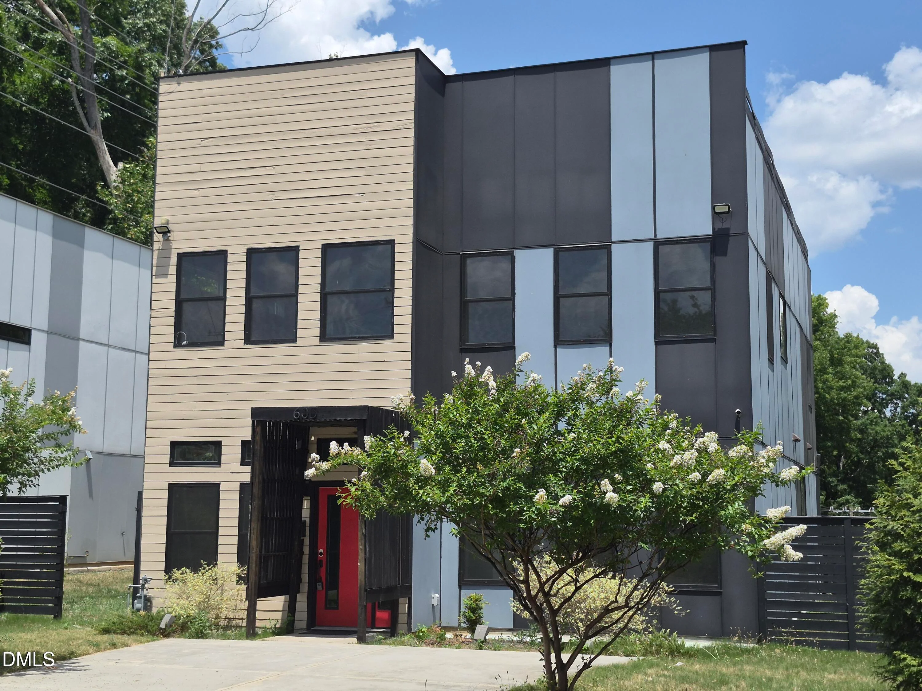 603 Lee Street