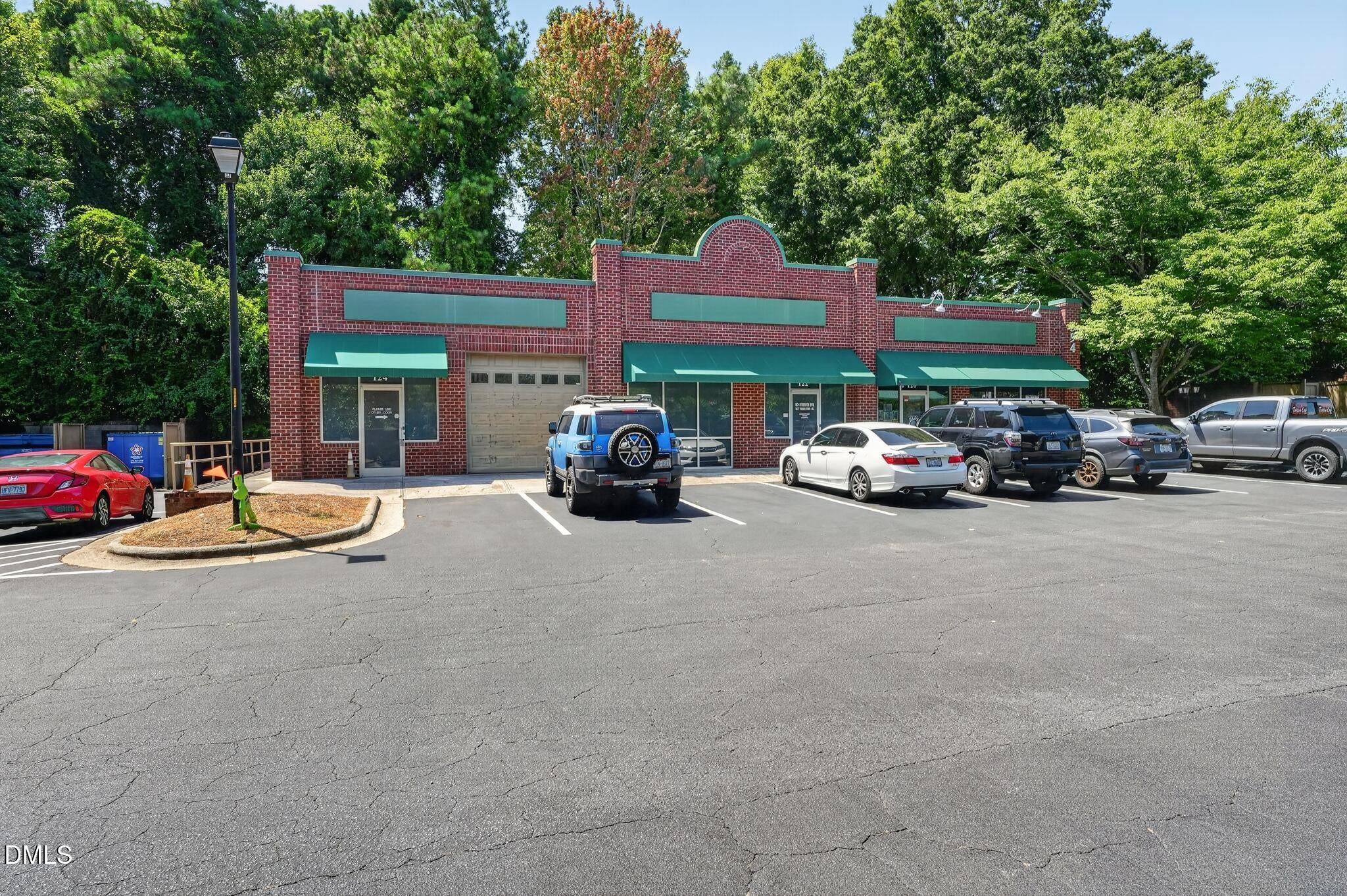 594 E Chatham Street 120, 122, 124