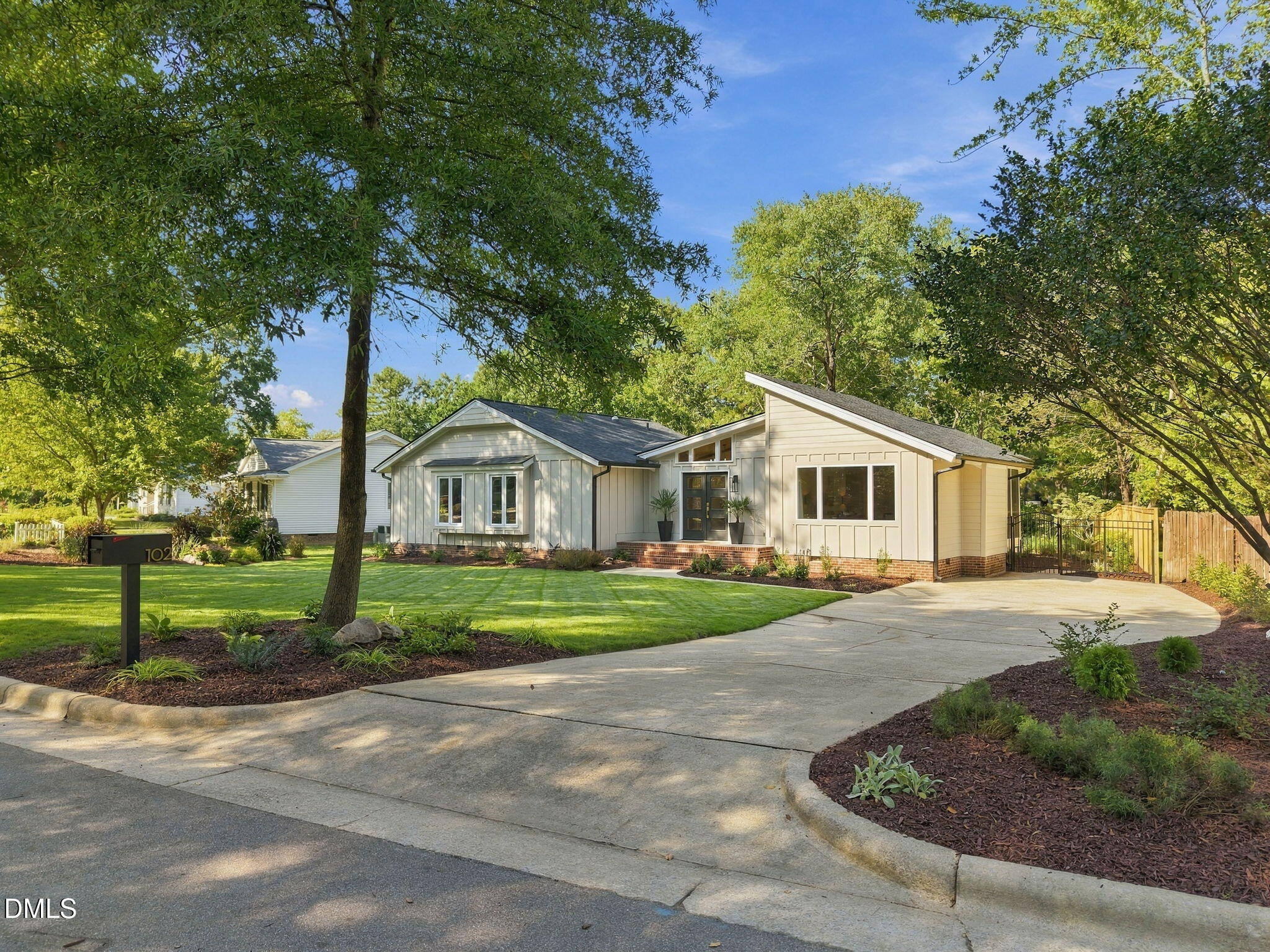 102 Coronado Way