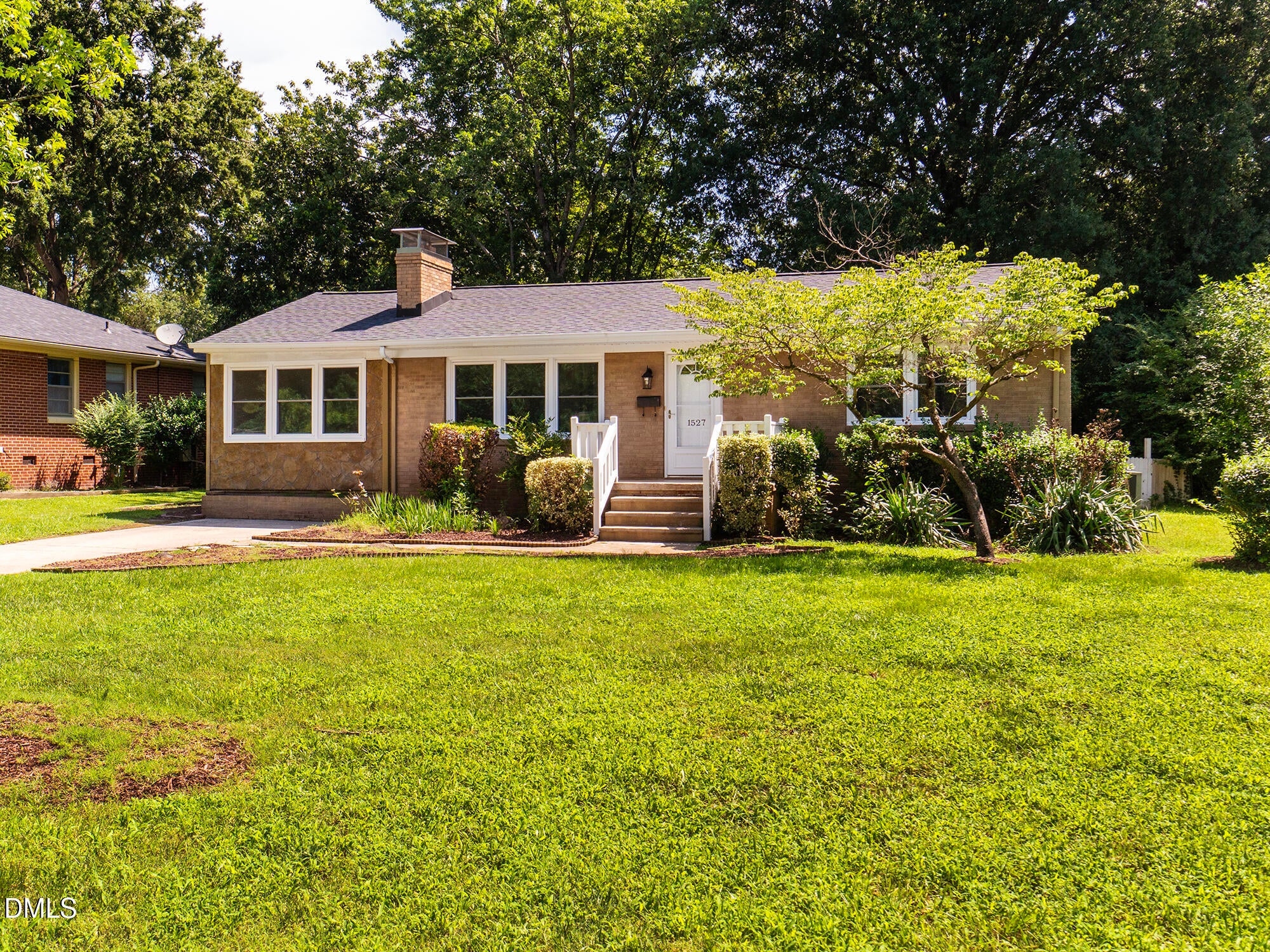 1527 Sherwood Drive