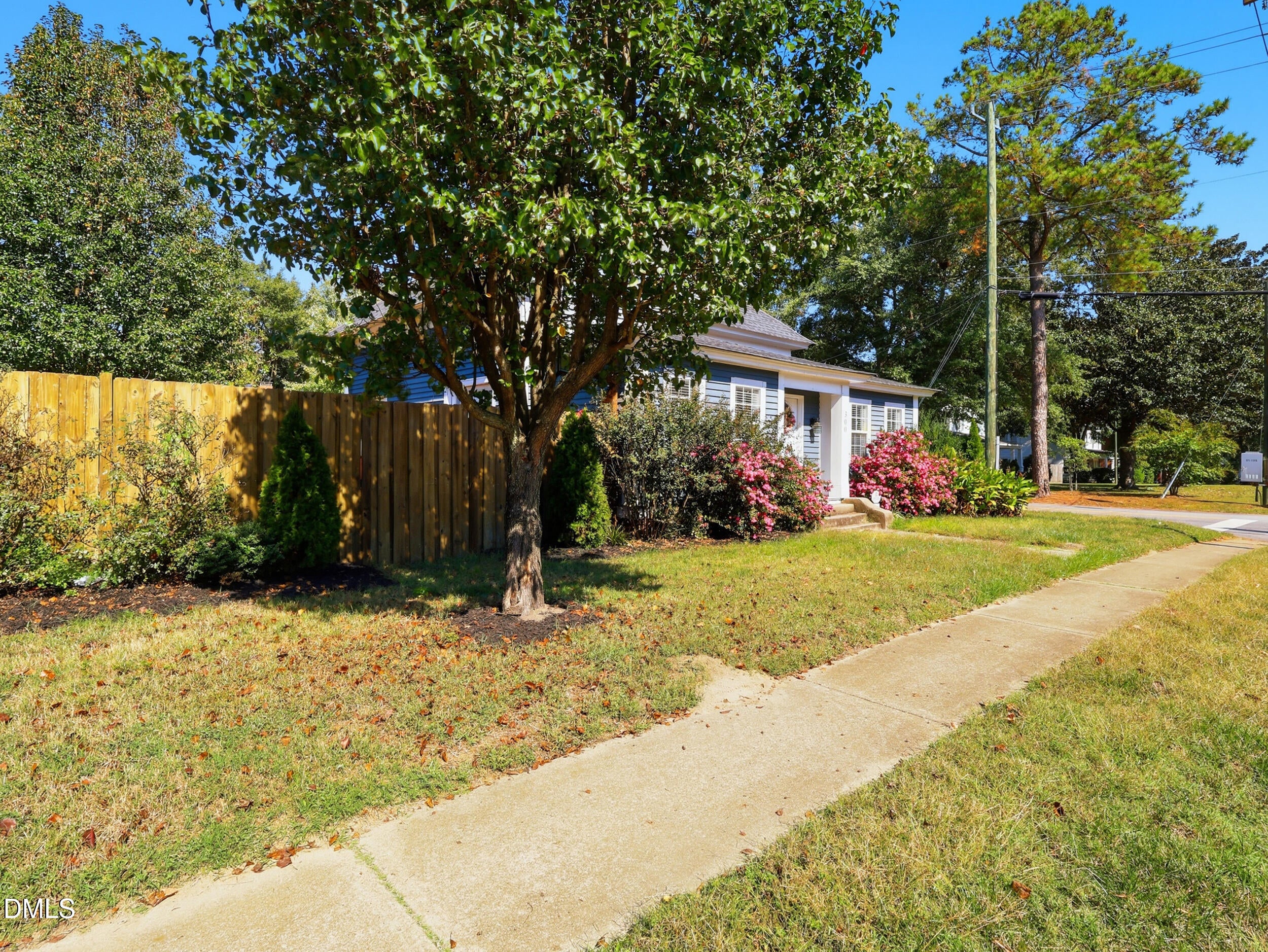 300 W Gannon Avenue W