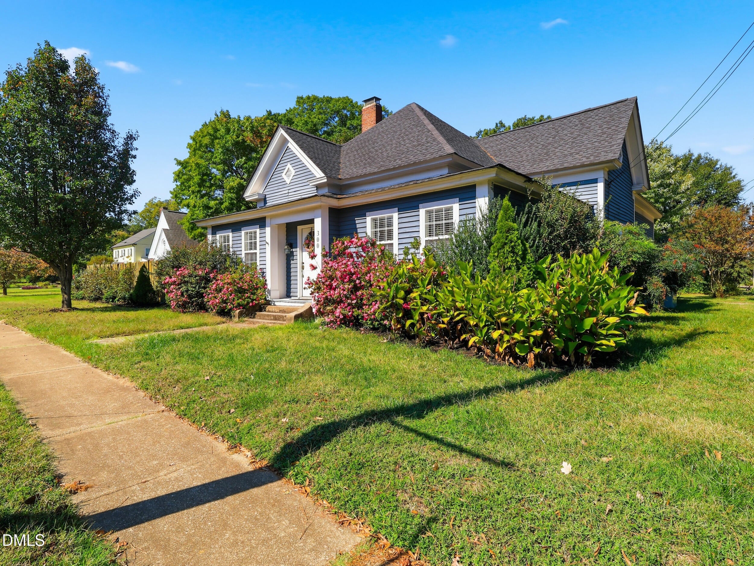 300 W Gannon Avenue W