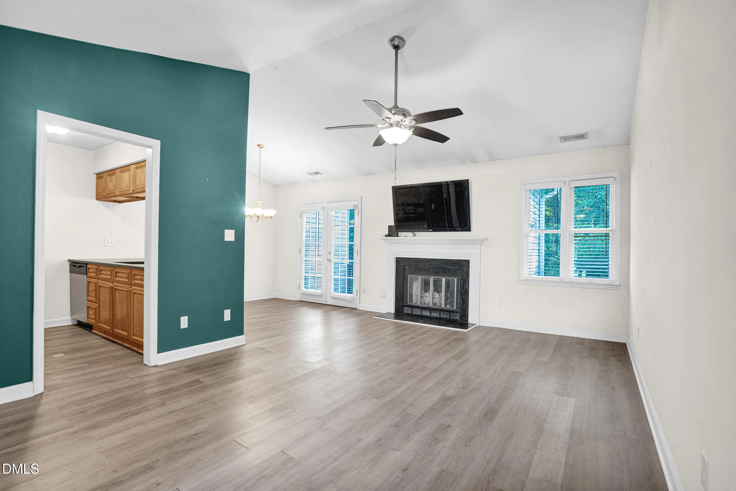 3311 Tarleton E