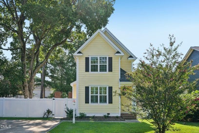 133 Raleigh Street Holly Springs NC 27540