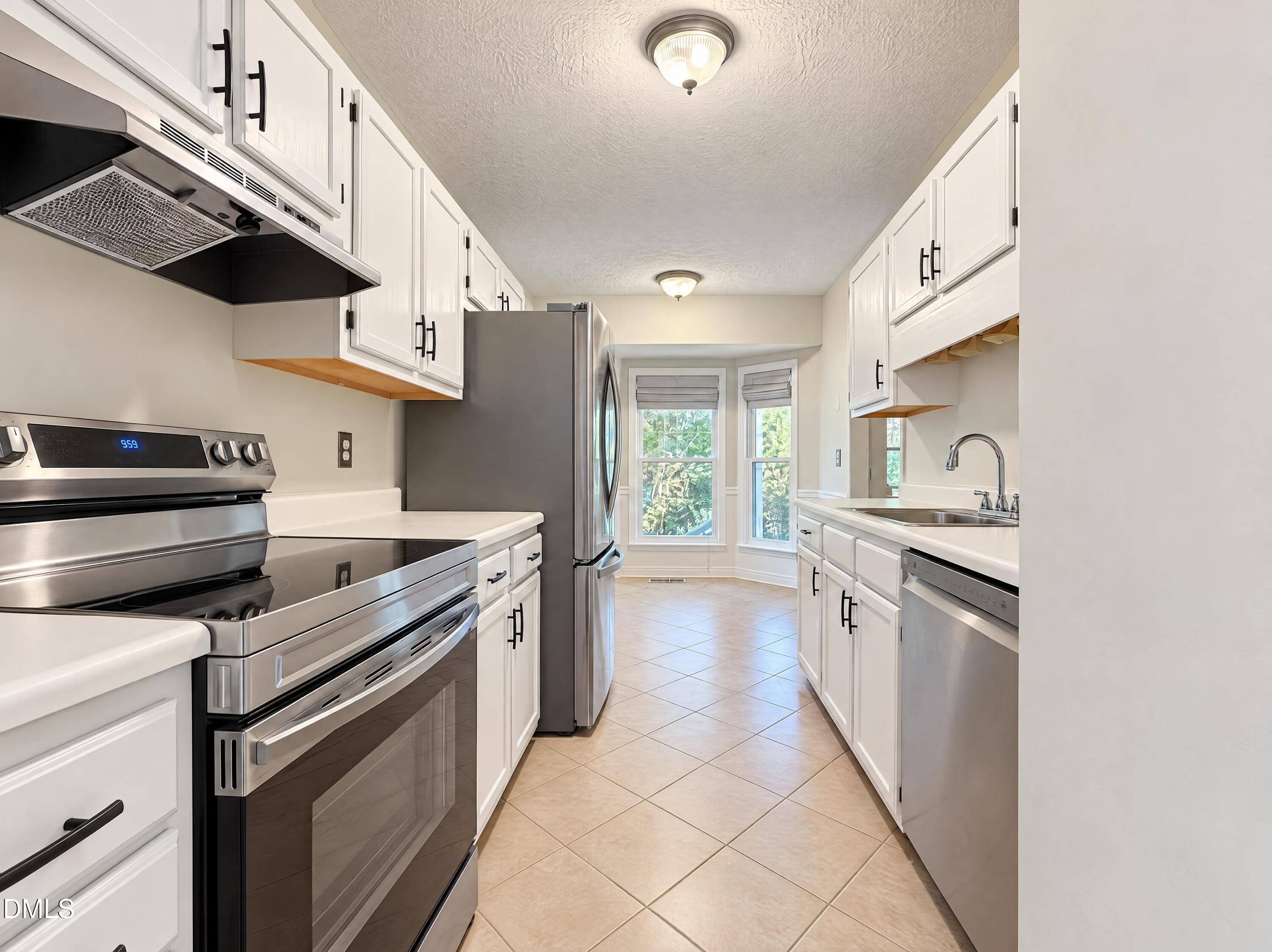 1290 Arailia Drive