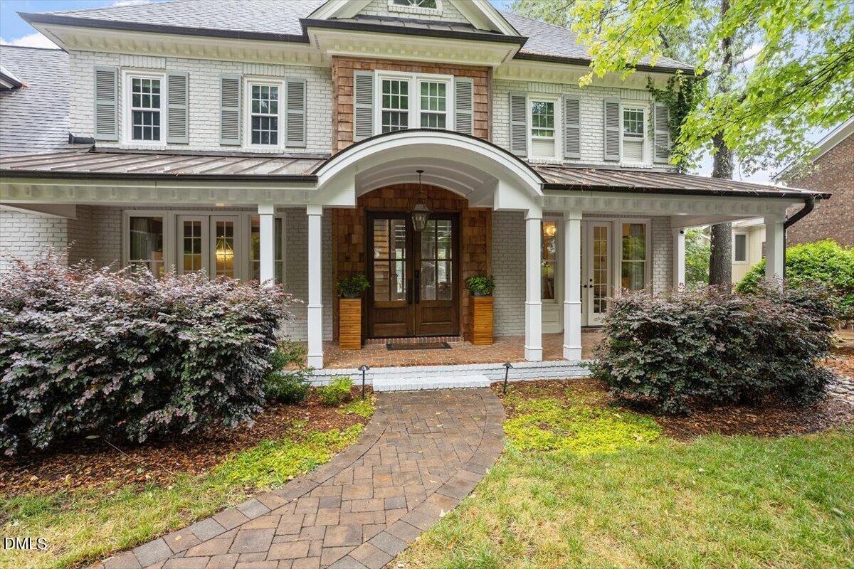150 Lochwood W Drive