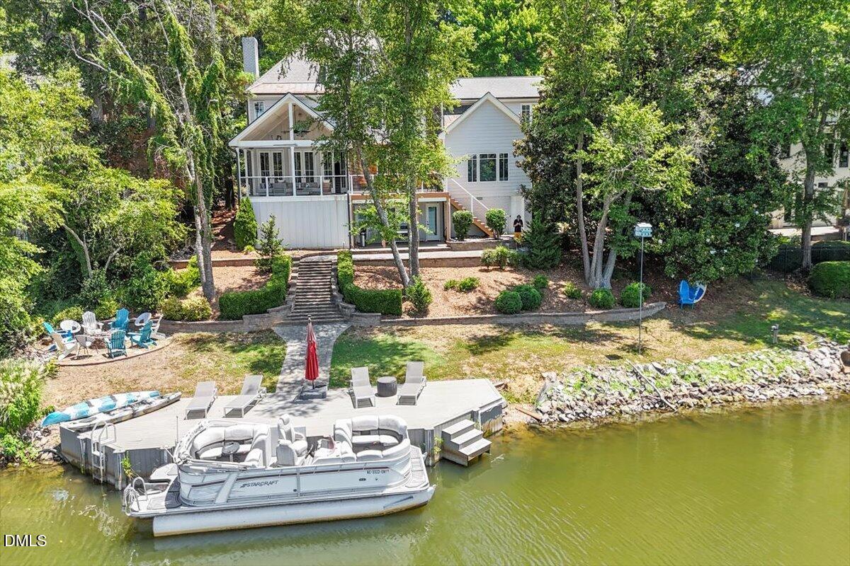 150 Lochwood W Drive