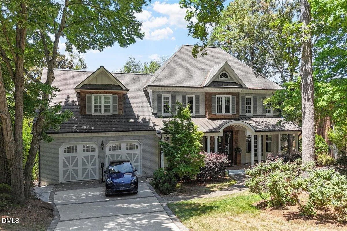 150 Lochwood W Drive