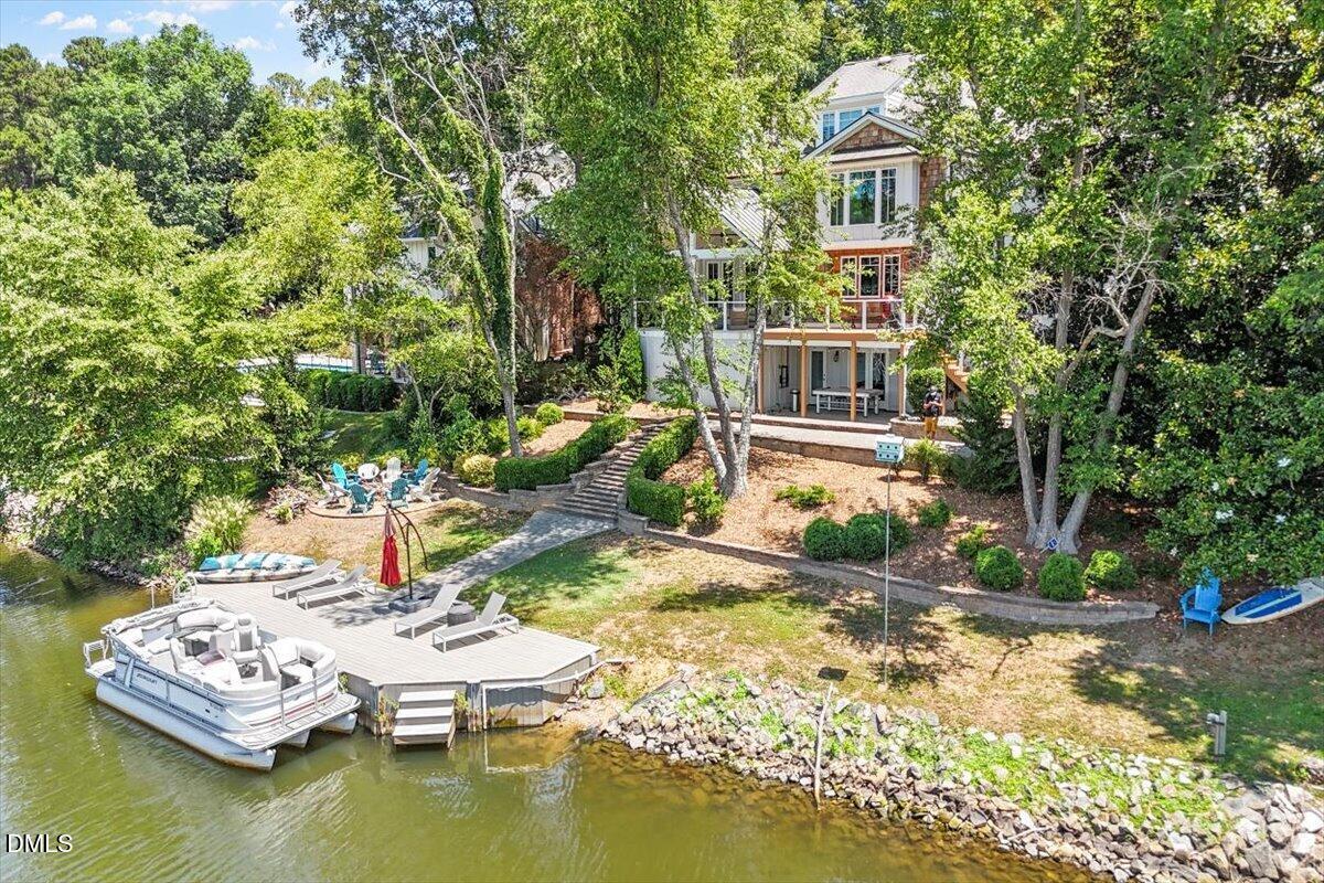 150 Lochwood W Drive