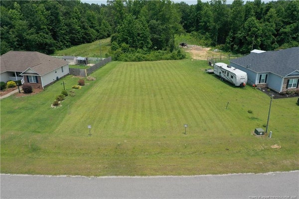 170 EASTWIND DR, LUMBERTON, NC 28358 - Image cc3da91980d1db7e85251d1c1200e47c/1516677314