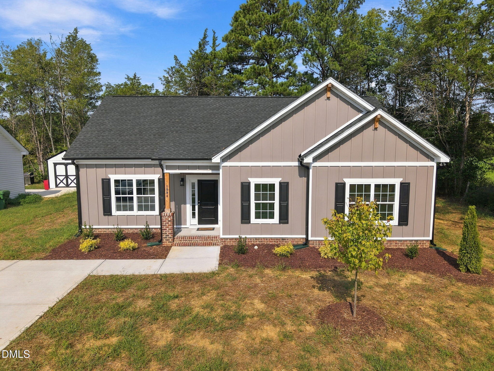 1004 Ivey Road