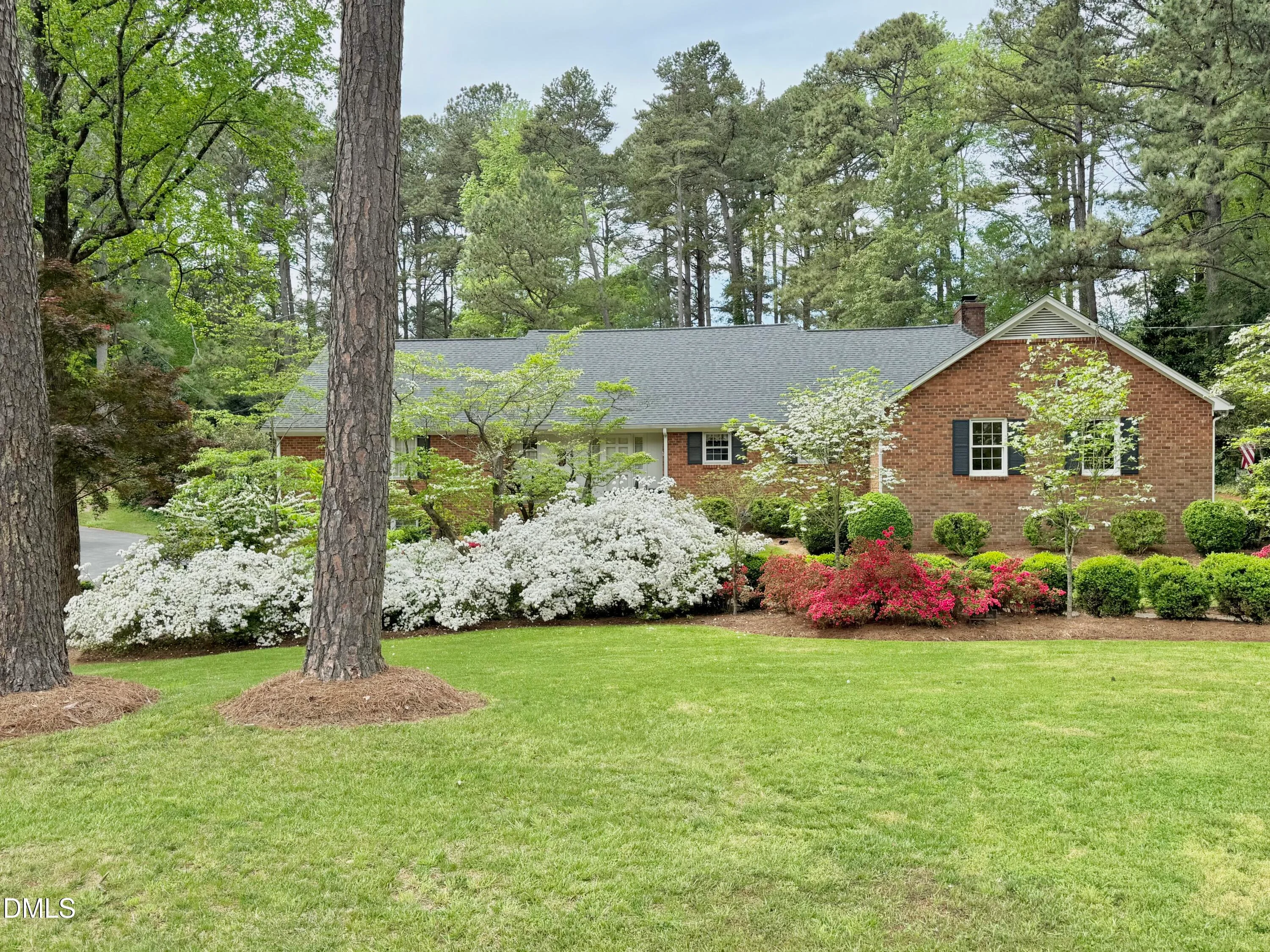 1634 Crescent Drive