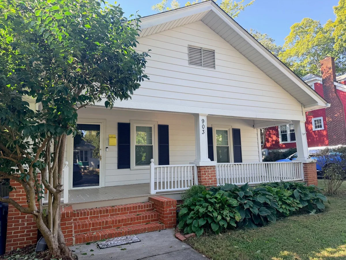 903 W Markham Avenue
