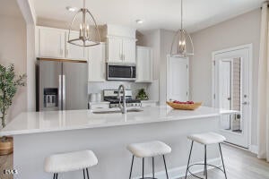 90 Amaryllis Lane 128