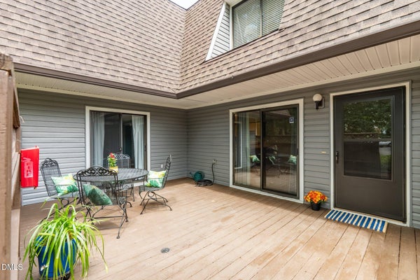 297 SUMMERWALK CIR, CHAPEL HILL, NC 27517 - Image ced6e772b8f5b10398e43607bb22fa91/4049312502