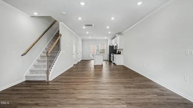975 Highland Trace Drive, photo 5 of 30
