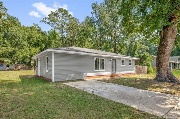 136 BLADEN CIR, FAYETTEVILLE, NC 28312 - Image d06575e76a7cebc407e517d73bd3e698/201586751