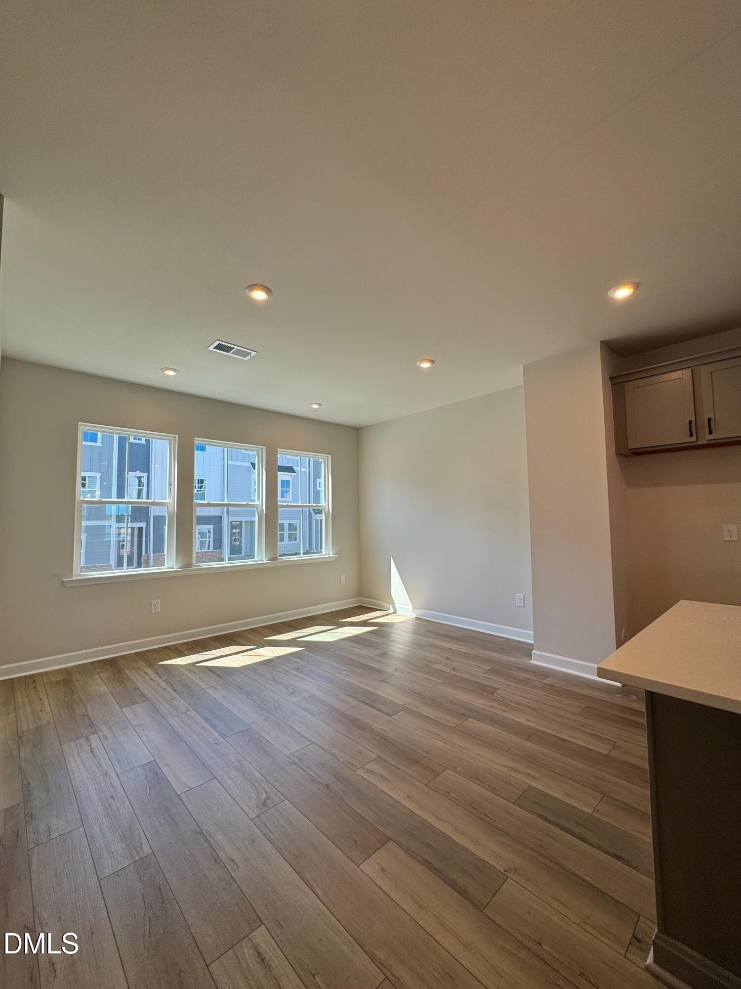 706 Hyperion Alley