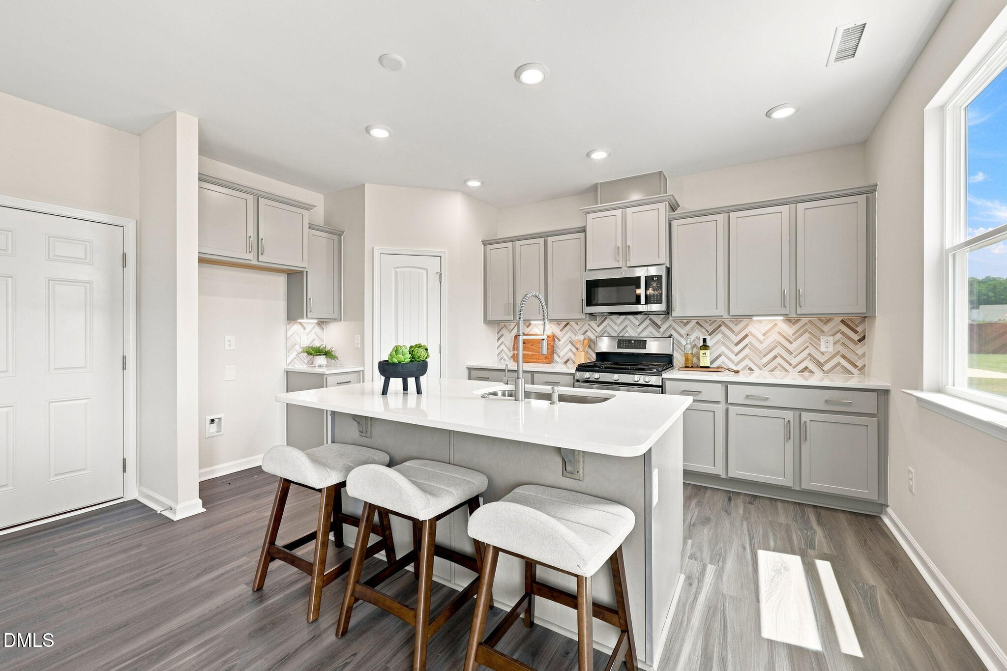 121 Barn Door Drive