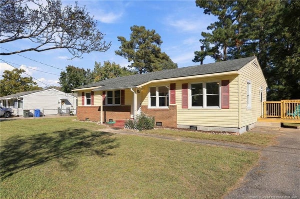 137 LEONA AVE, FAYETTEVILLE, NC 28314 - Image d375e983433b18c8c1da07d9ff9ddfed/2312429863