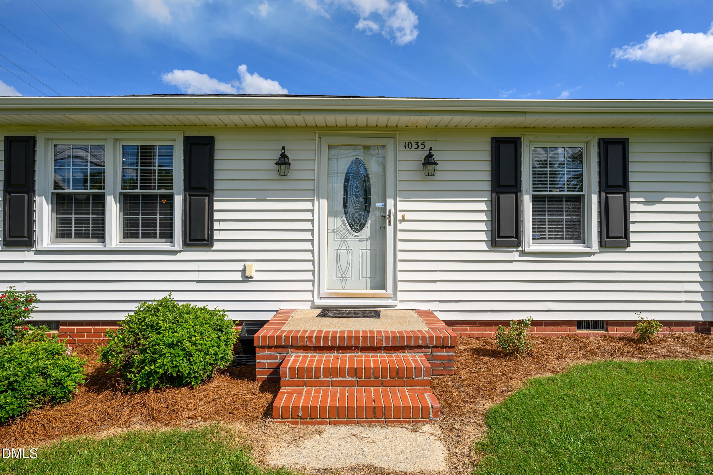 1035 W Saint James Street